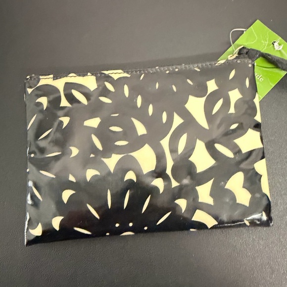 Kate Spade Daycation Mini Pouch – NWT in Cream and Black - Picture 3 of 6